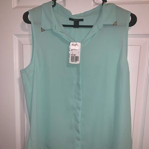 Women’s Sleeveless Button down Blouse